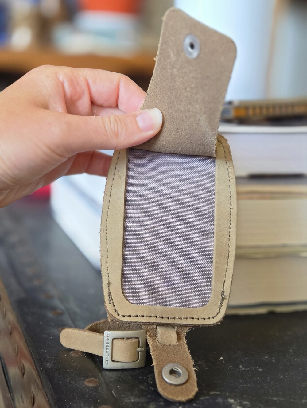 Briggs & Riley Beige Leather Luggage Tag - Picture 3 of 4